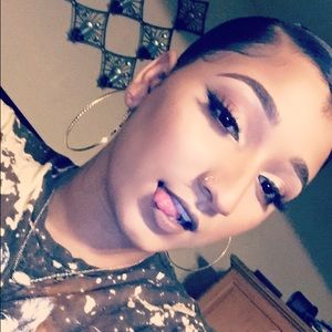 Meet your Posher, Alexis