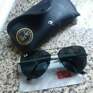 Ray ban aviator not polorized