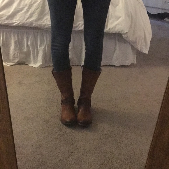 Barely worn Frye boots!! - Picture 4 of 4