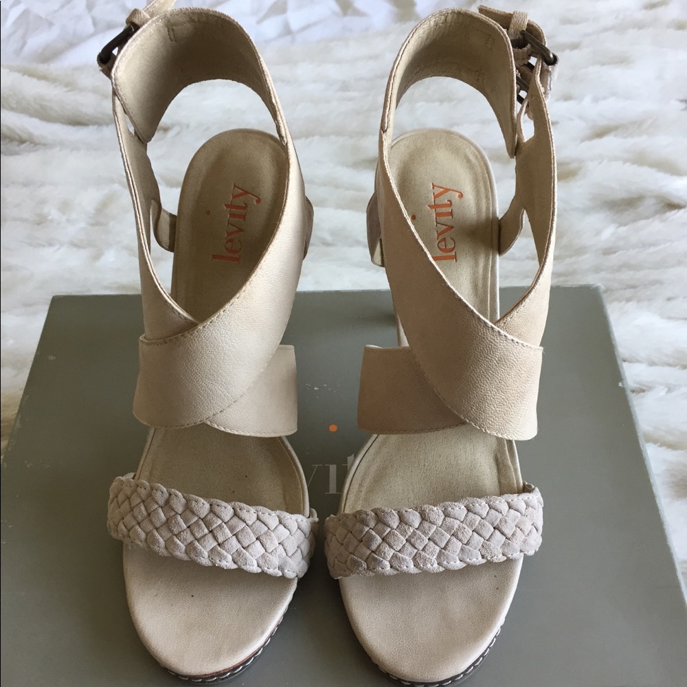 Levity - champagne colored heels - size 7.5
