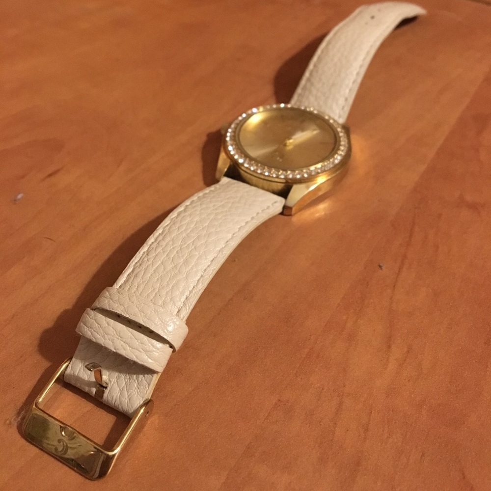 watch - Picture 2 of 2