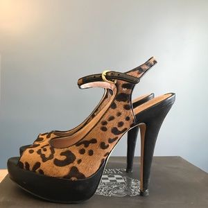 Vince Camuto leopard pumps