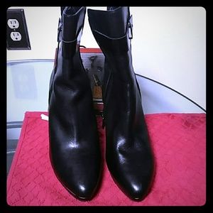 Tahari Boots size 11m