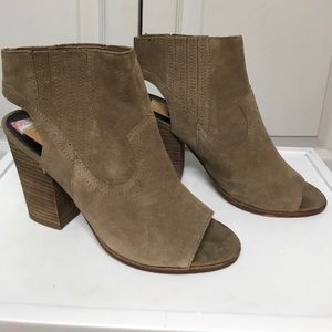 Dolce Vita open toe shoes