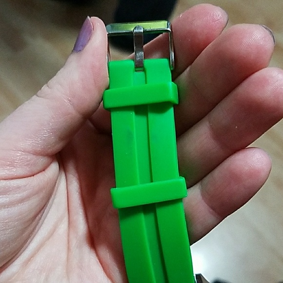 Allen Lyle Green Watch - Picture 2 of 5