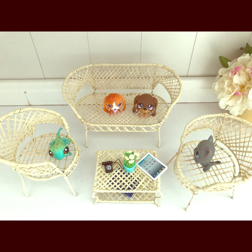 4 piece wicker toy