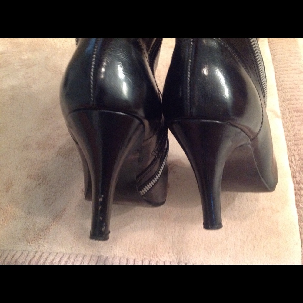 Boots - Picture 4 of 4
