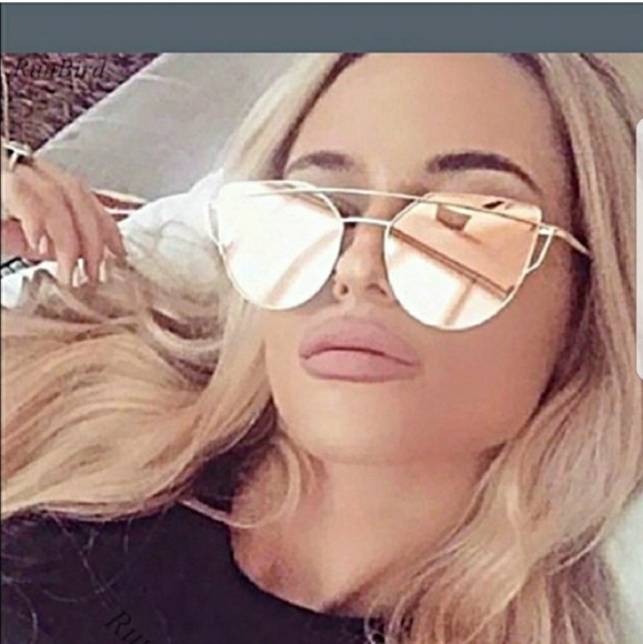 Accessories - rose gold mirrored sunglasses