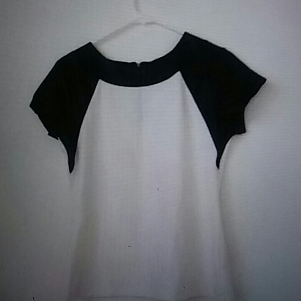 Worthington blouse medium white with black
