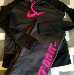 Nike therma fit jogger set
