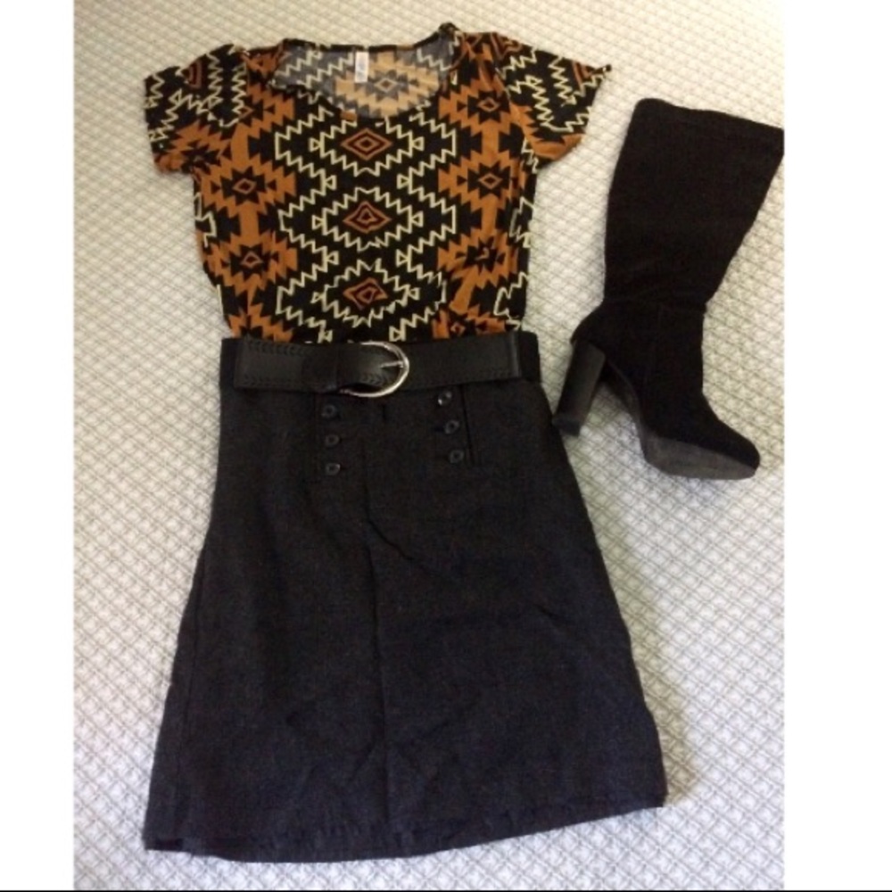 🦋SALE Beautiful LuLaRoe dress top in fall colors.
