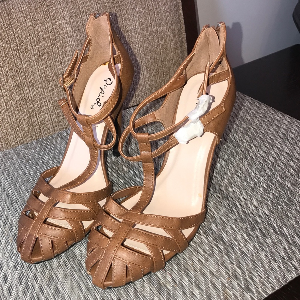 Qupid Women's brown heels