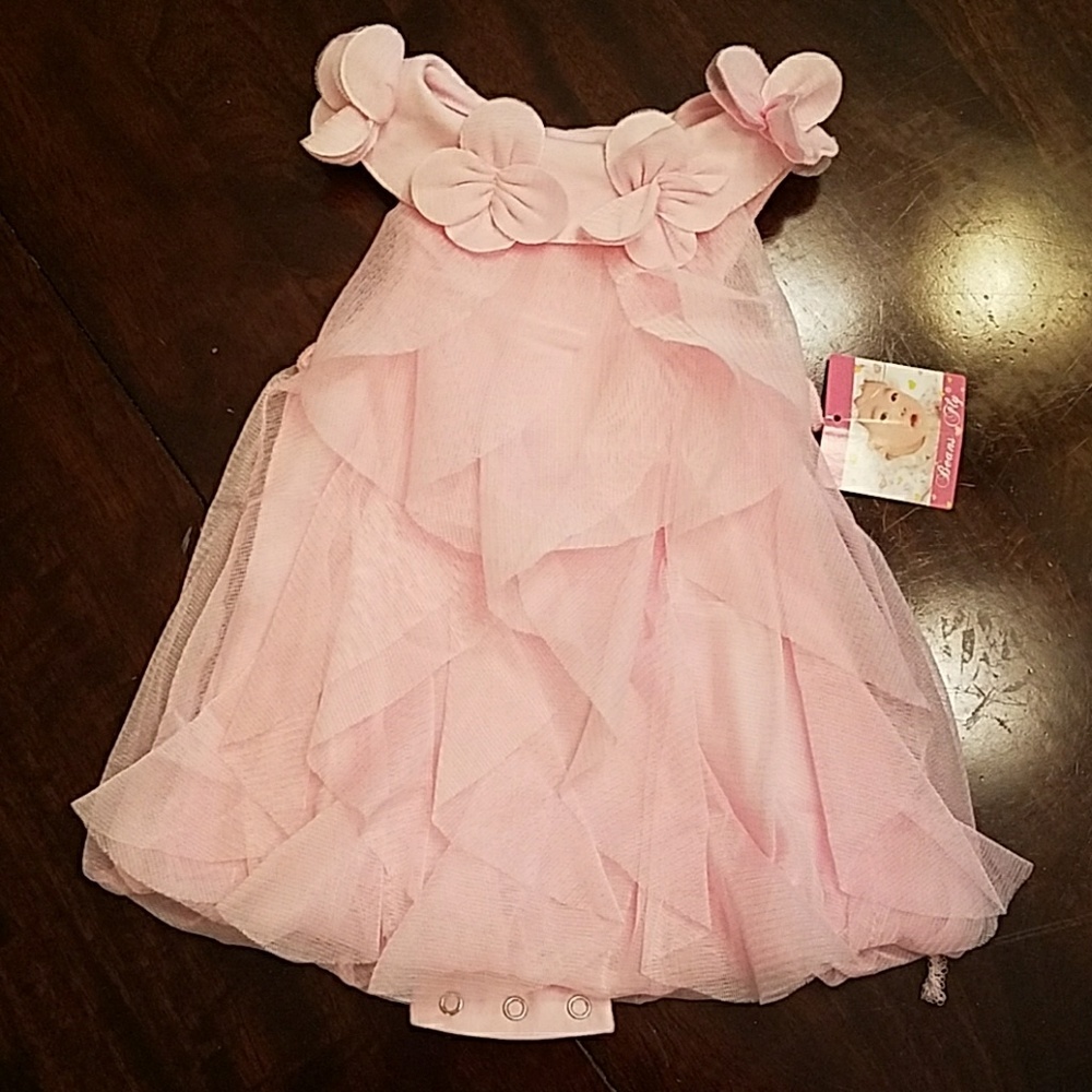 Brand new infant dress 9 months