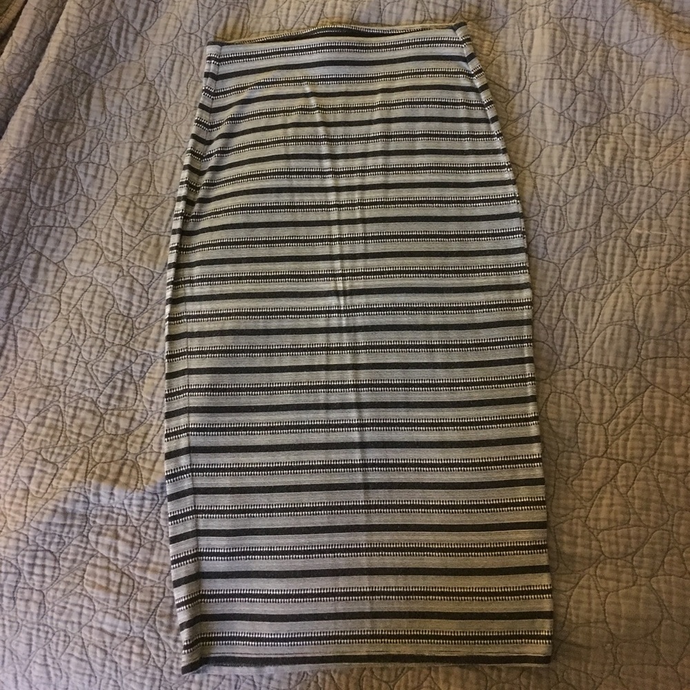 Super stretchy pencil skirt