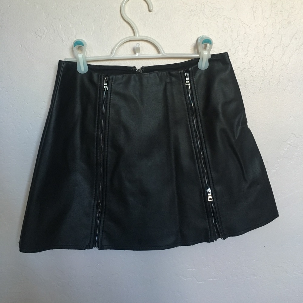BCBGMaxAzria faux leather zipper mini skirt