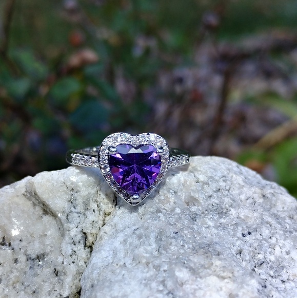 Jewelry - Woman's ring