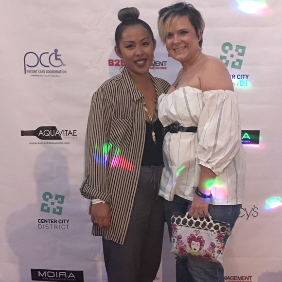 Meet your Posher and Designer Heidi! - Picture 2 of 4