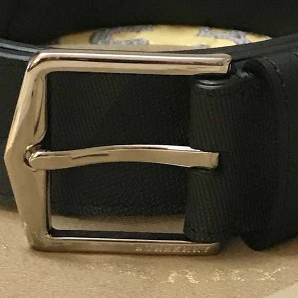 🔥SALE‼️Burberry Leather Trim London Check Belt.🔥 - Picture 3 of 8