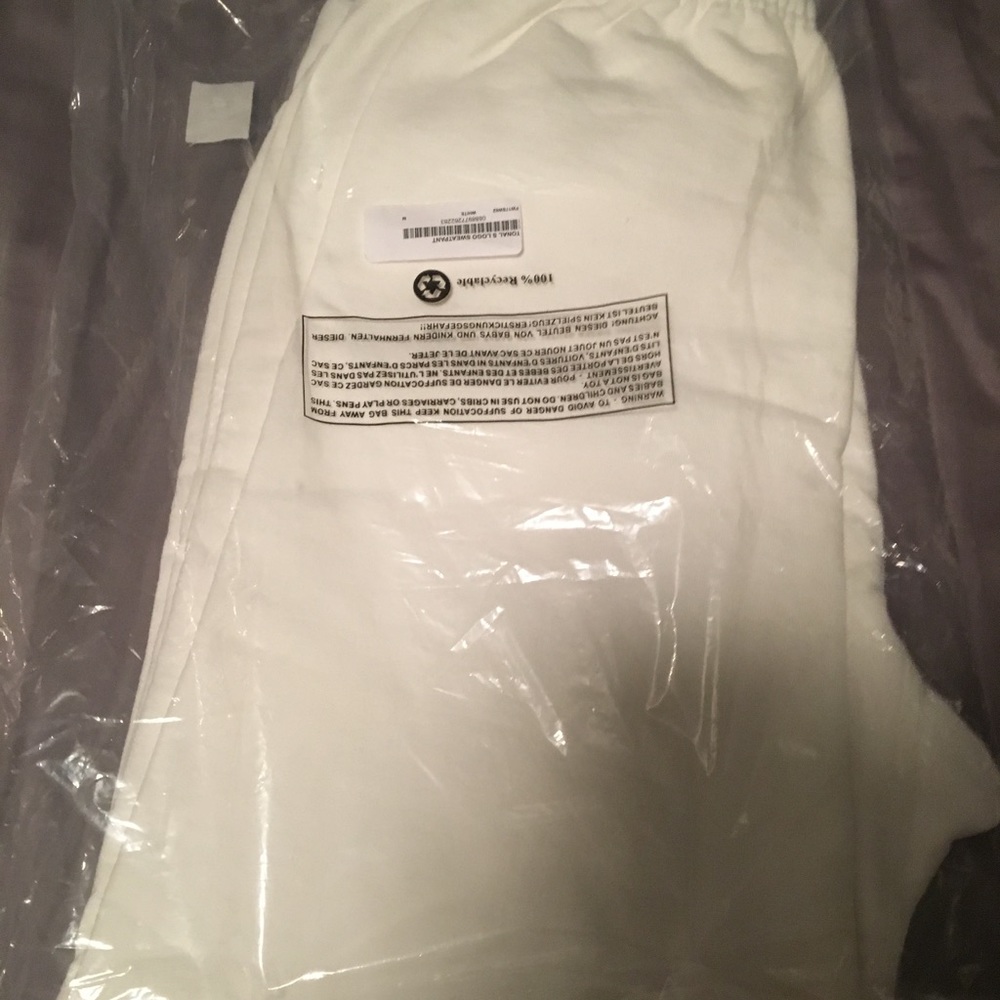 Supreme Sweatpants - Picture 2 of 2