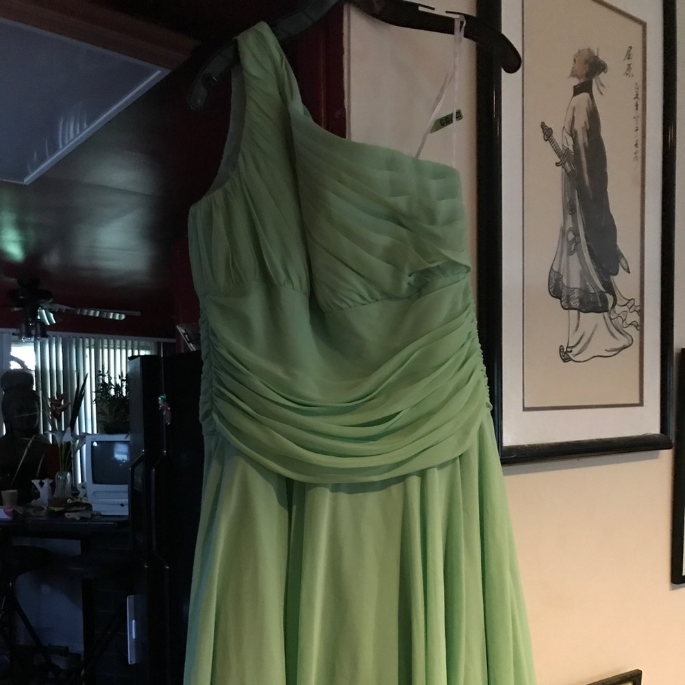 Green 1 shoulder dress size 18