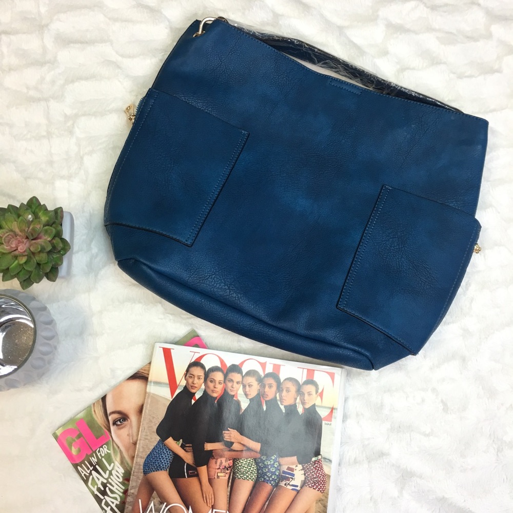 Last 1 ⭐️ Blue Vegan Leather Tote Handbag. - Picture 2 of 2