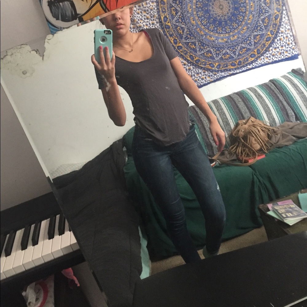 Old Navy Staple Tee🐦