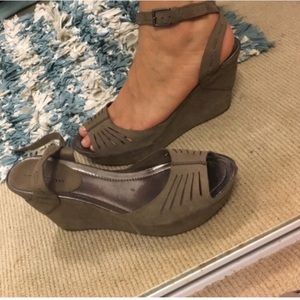 Kenneth Cole wedged