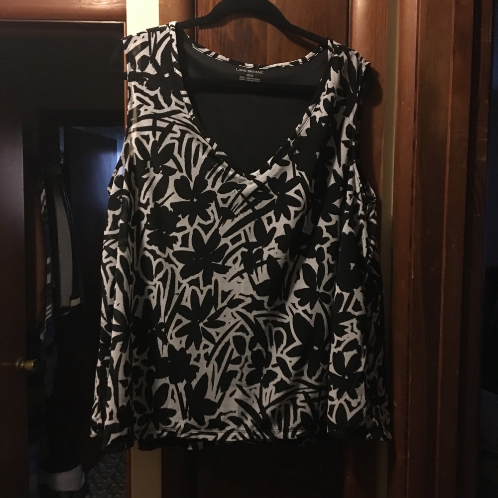 LAST CHANCE.Sleeveless top