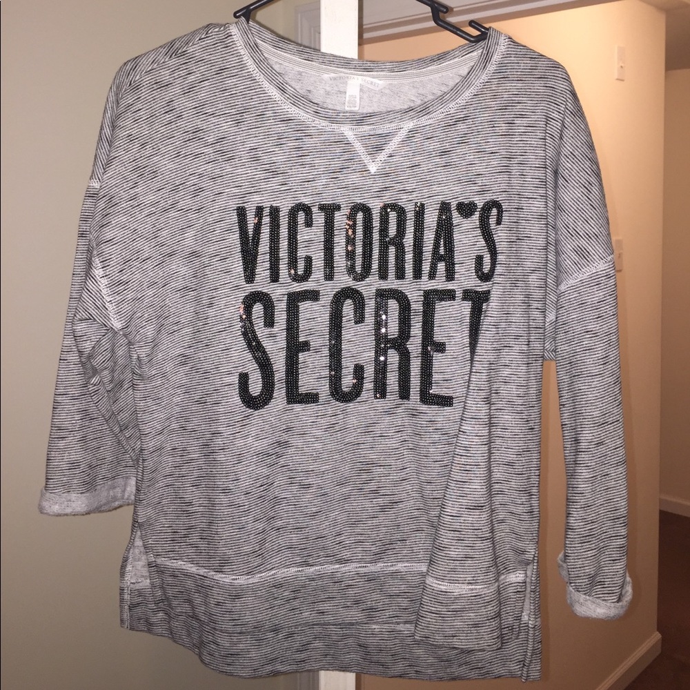 Victoria secret quarter length sleeve top