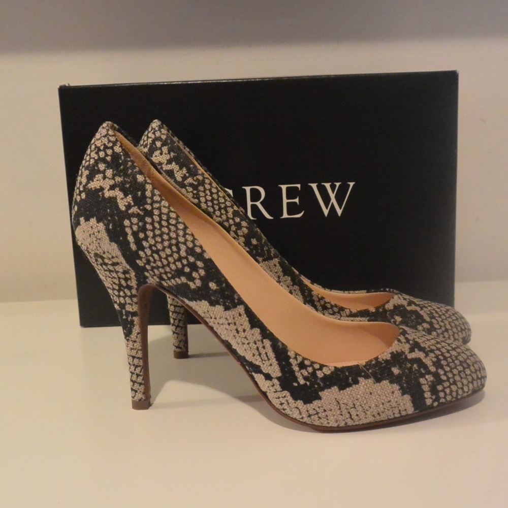 🚨 The J. Crew Mona Printed Pump in size 8.5 🚨