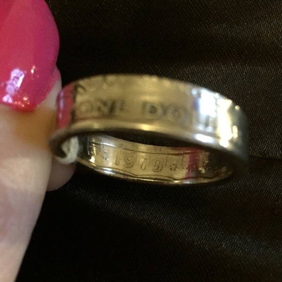 1979 Susan B Anthony Clad Coin Ring - Picture 4 of 5