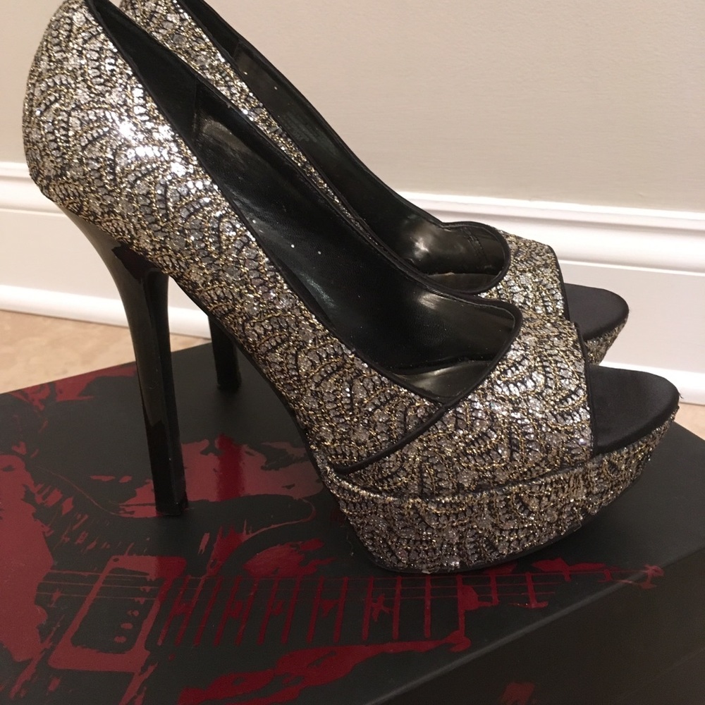 ✨SPARKLY✨Carlos Santana platform pumps size 9