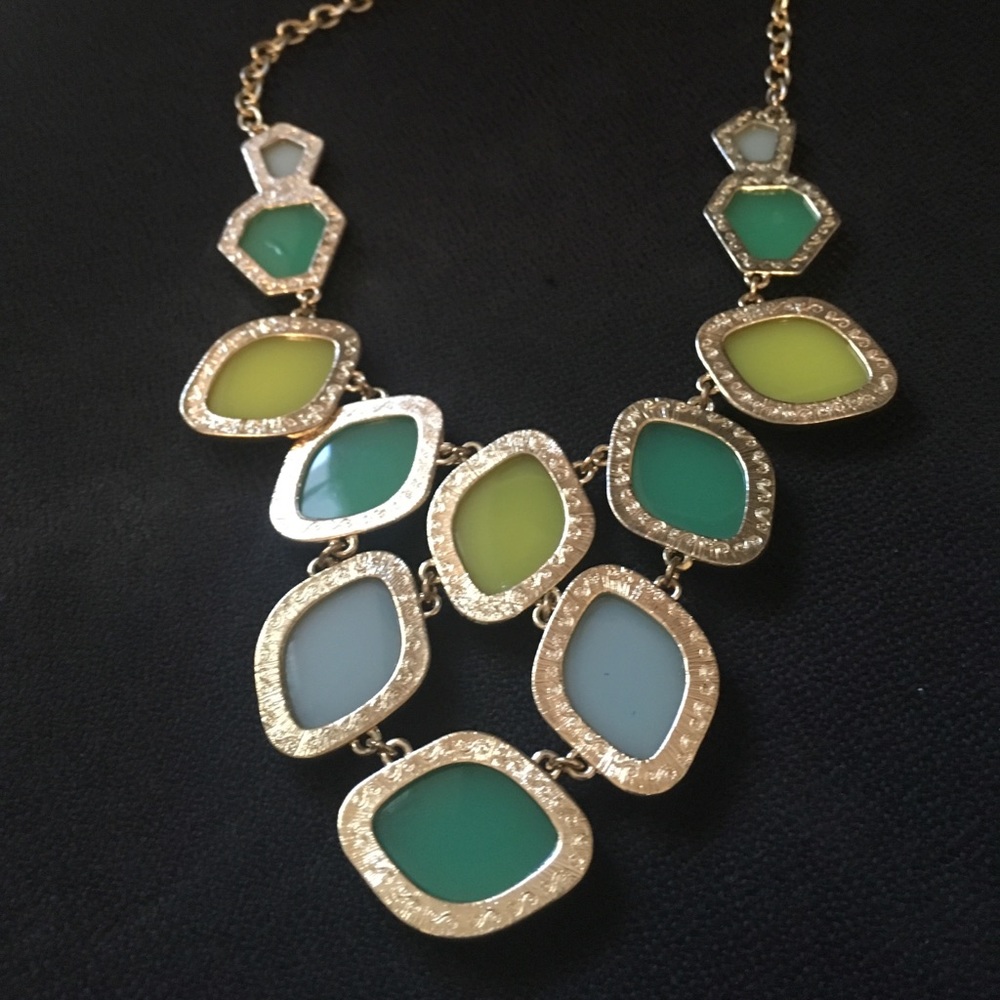 Francesca’s Statement Necklace - Picture 4 of 4