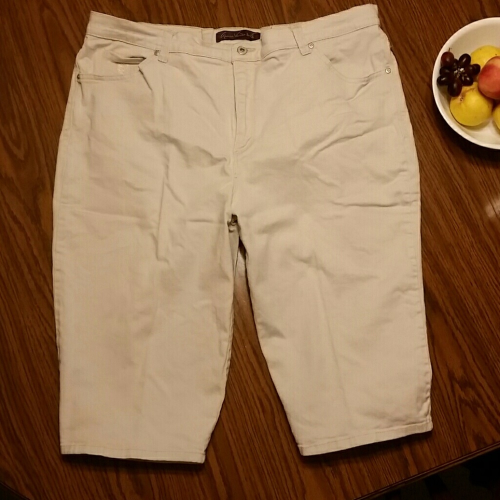 Capri Pants Light Khaki