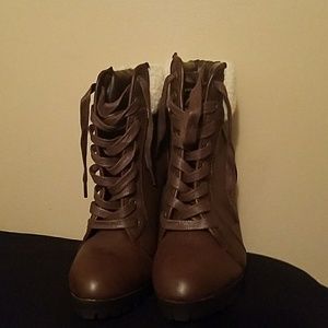 Brown boots with heel