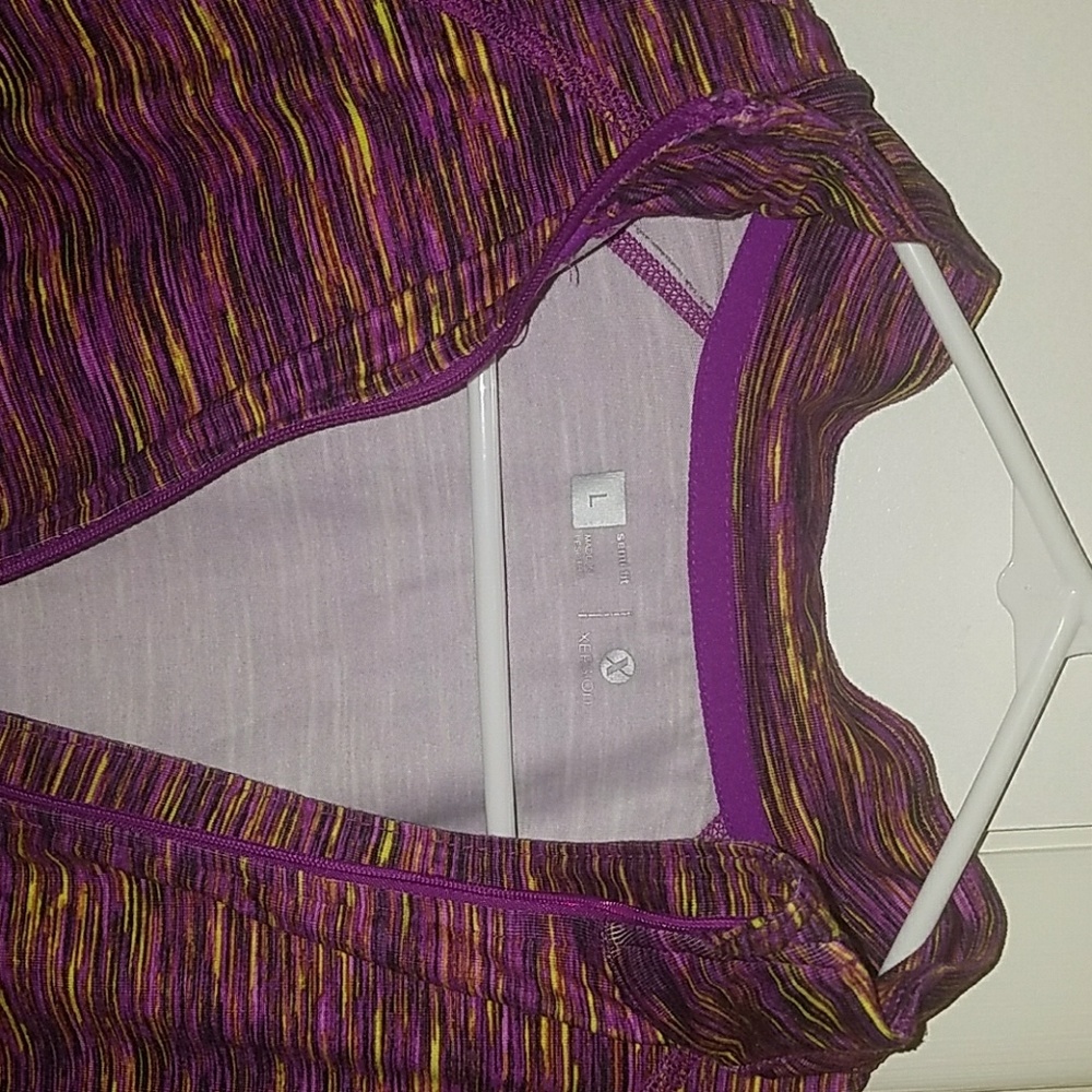 Workout top - Picture 2 of 2