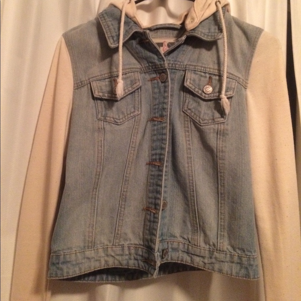 Light washed jean jacket