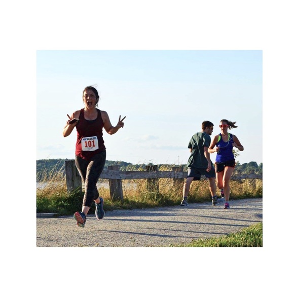 meet your posher, Emily 👑 - Picture 3 of 5