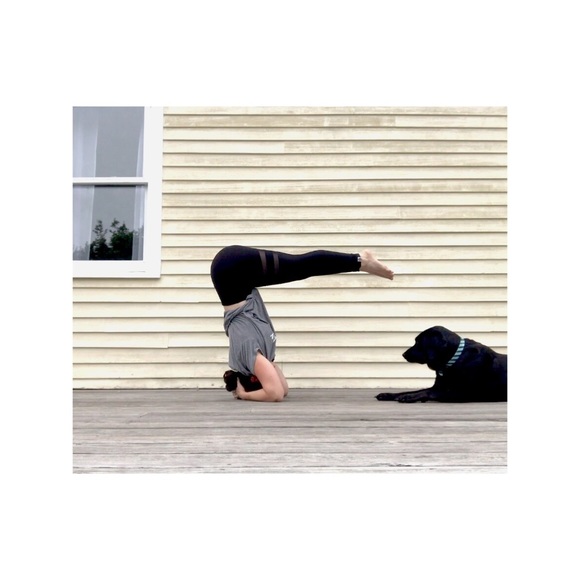 meet your posher, Emily 👑 - Picture 2 of 5