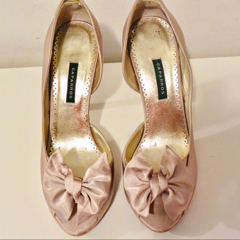 Champagne satin bow peep-toe heels just like a 🦄