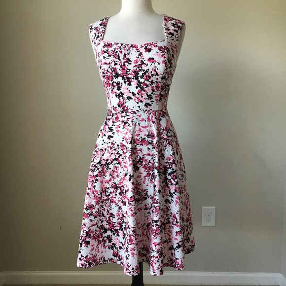 Cutout back fit and flare dress - Picture 2 of 3