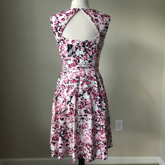 Cutout back fit and flare dress - Picture 3 of 3