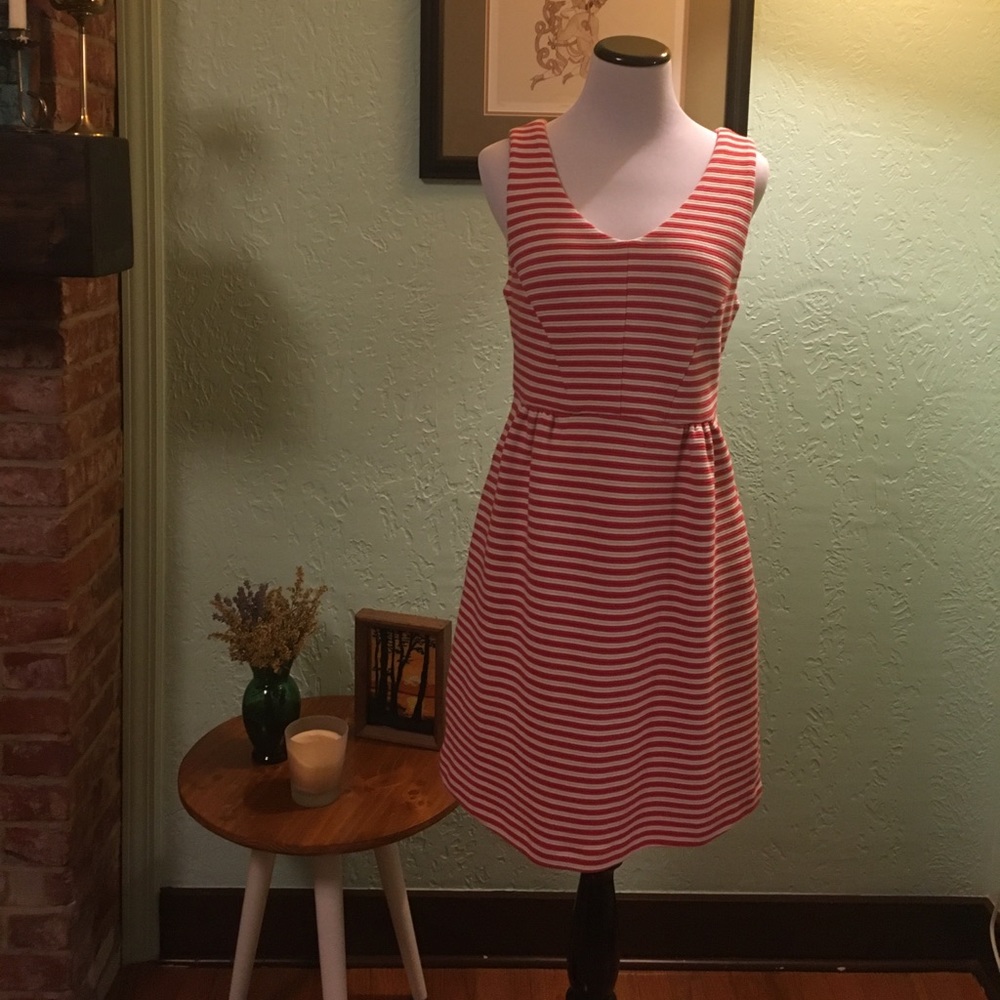 Flattering Candy Stripe Dress 🍭
