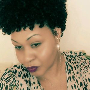 Meet your Posher, Noemi