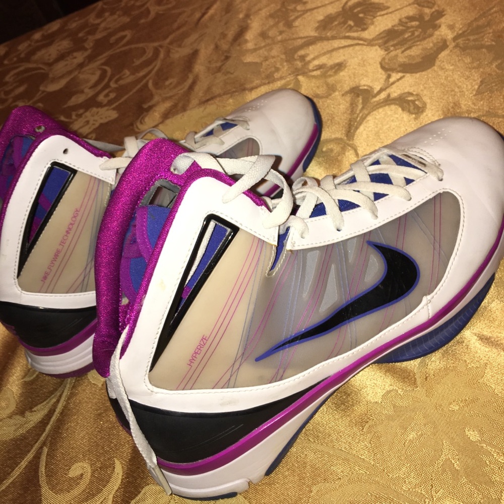 SOLDNike Hyperize with Flywire Tech 10.5MEN