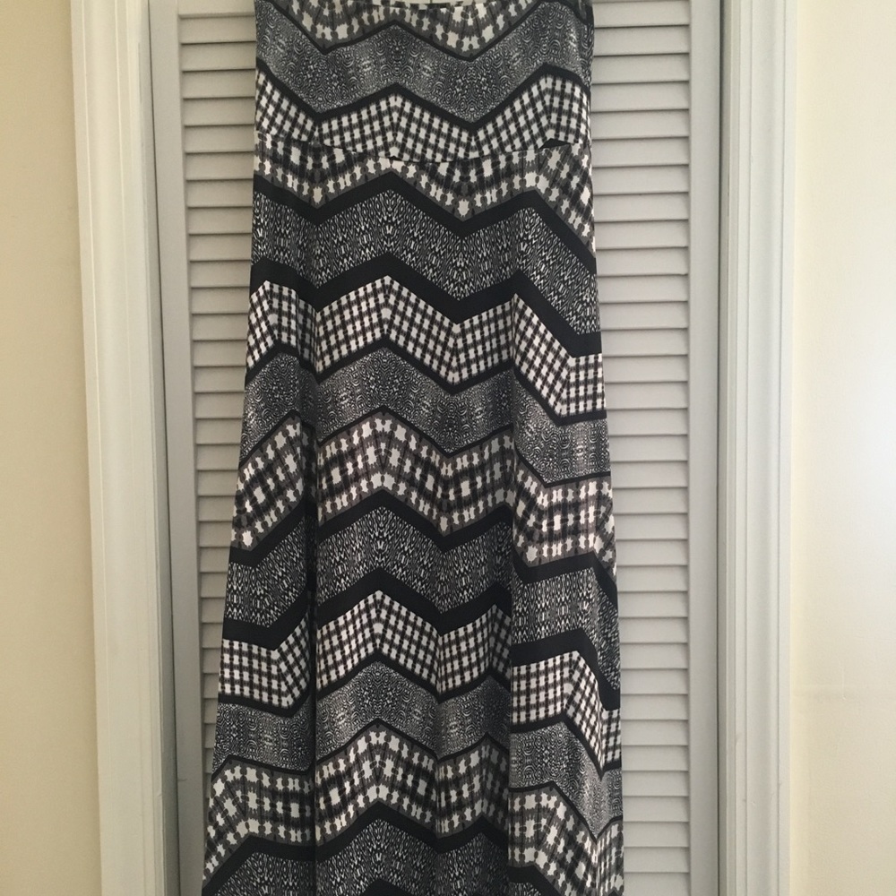 LuLaRoe Small Maxi Black and White