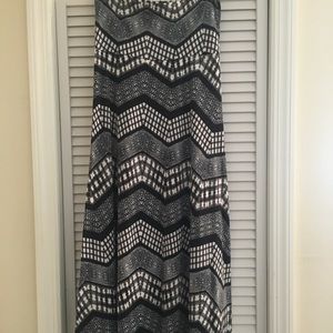 LuLaRoe Small Maxi Black and White