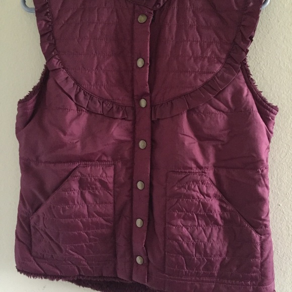 FREE PEOPLE Small Puffer Burgundy Vest ruffles - Picture 3 of 6