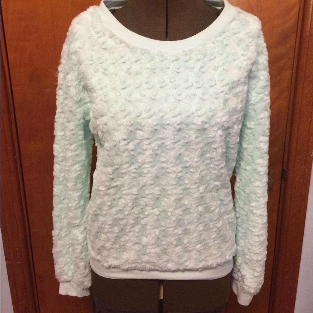 New Without Tags soft, comfy mint top