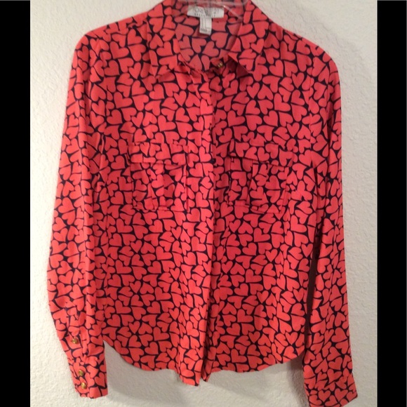 🧡STYLISH HEART BLOUSE. LONG SLEEVES. YOU ARE GOING TO LOVE. - Picture 8 of 8